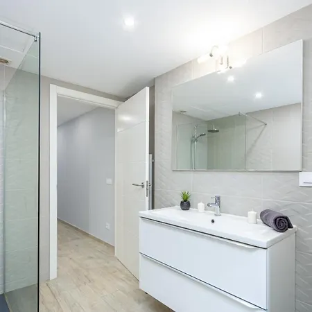 דירה Central Apartment 1A 50M Beach *
